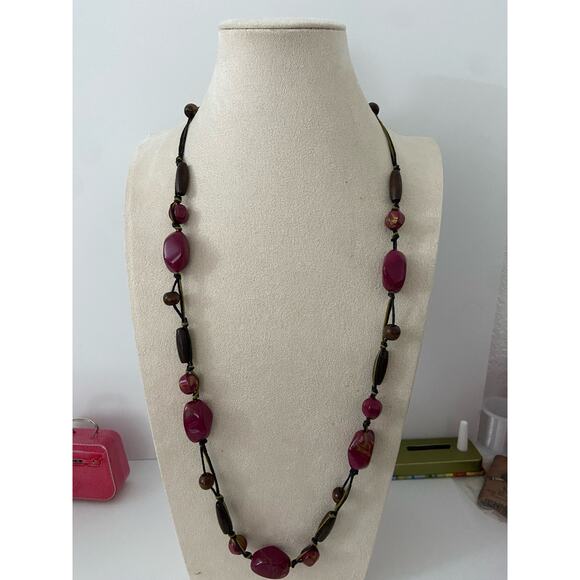 Maroon acrylic and wood long cord necklace - Picture 1 of 4